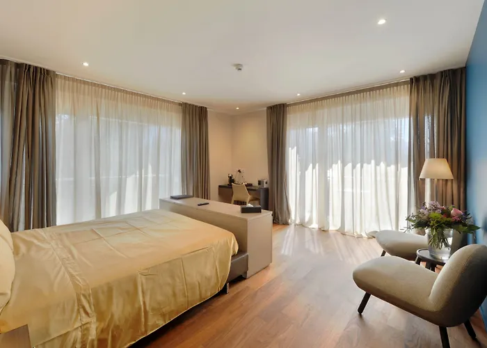 Отель Du Nord 4*